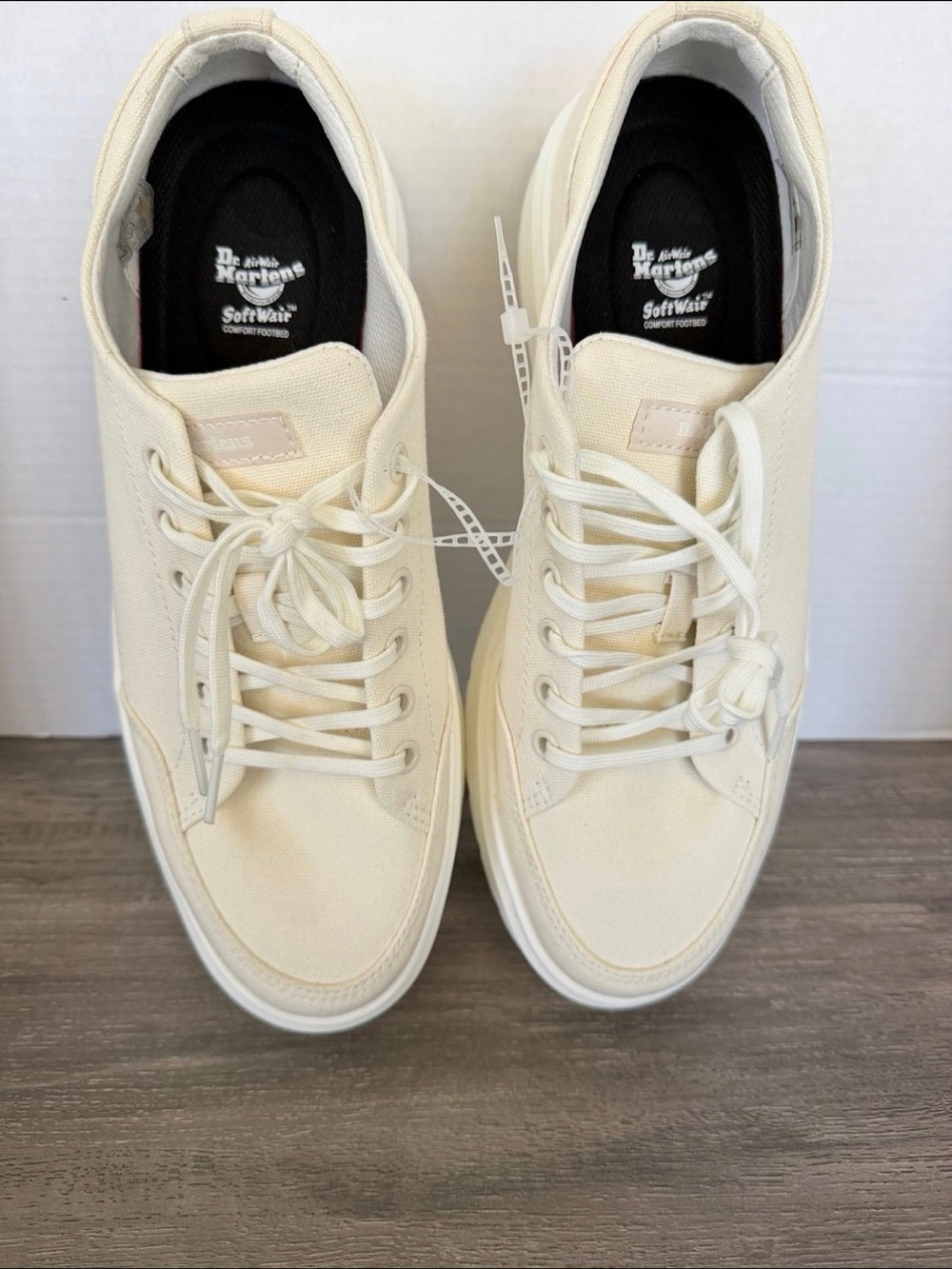 Dr. Martens Brookline 6 Eye Men’s Beige Canvas Lace-Up Sneakers US 10 NEW